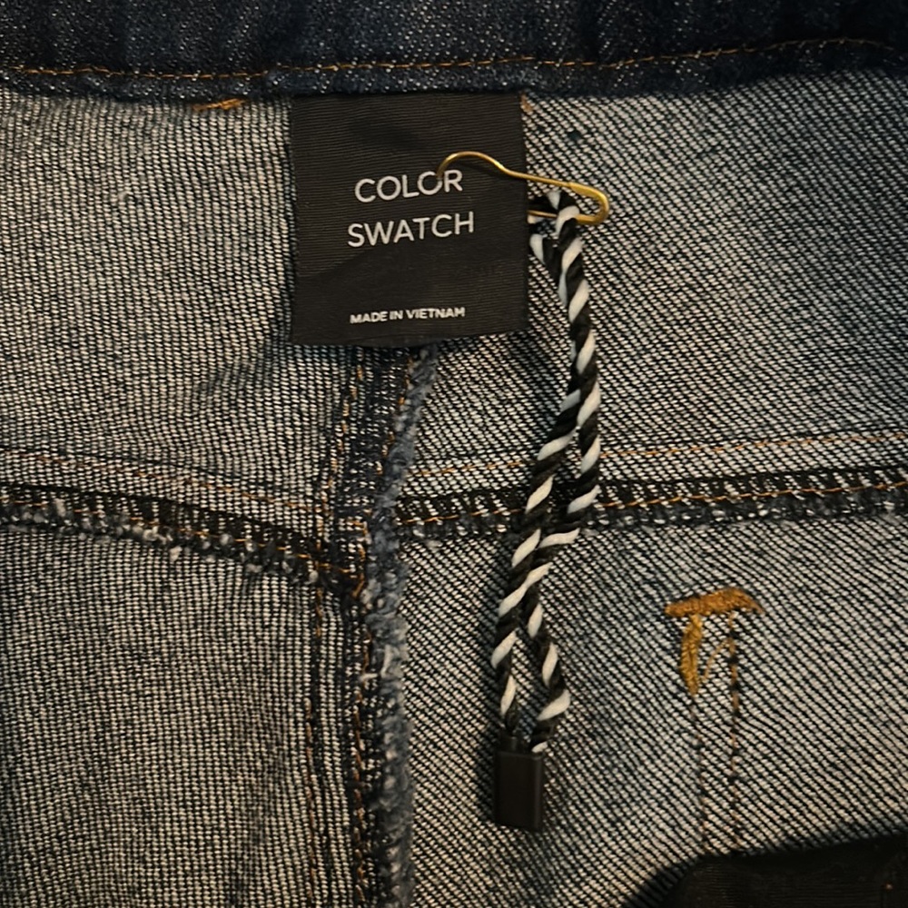 Color Swatch shorts - Picture 5 of 6